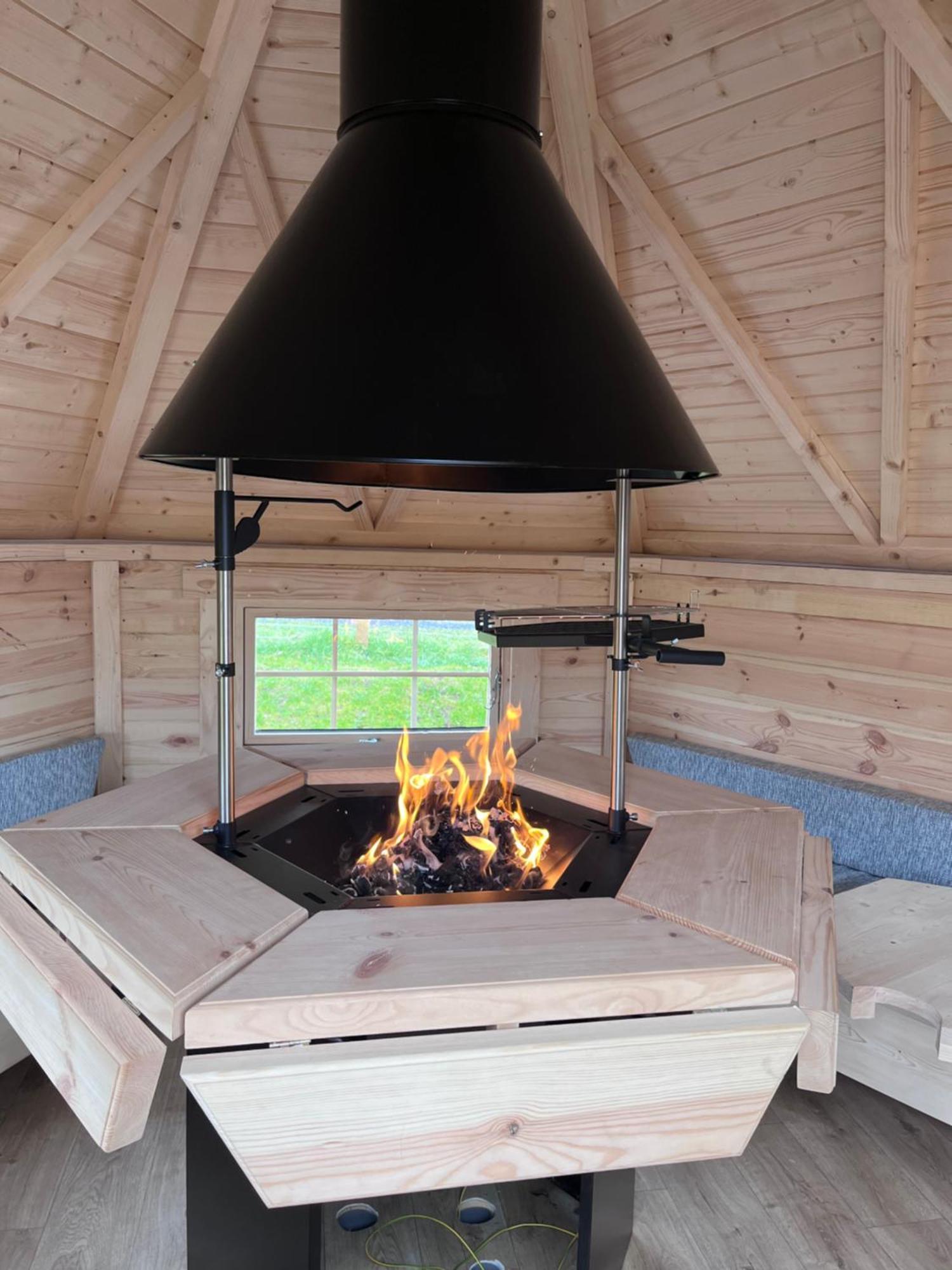 Capledrae Shepherds Huts * Cardenden