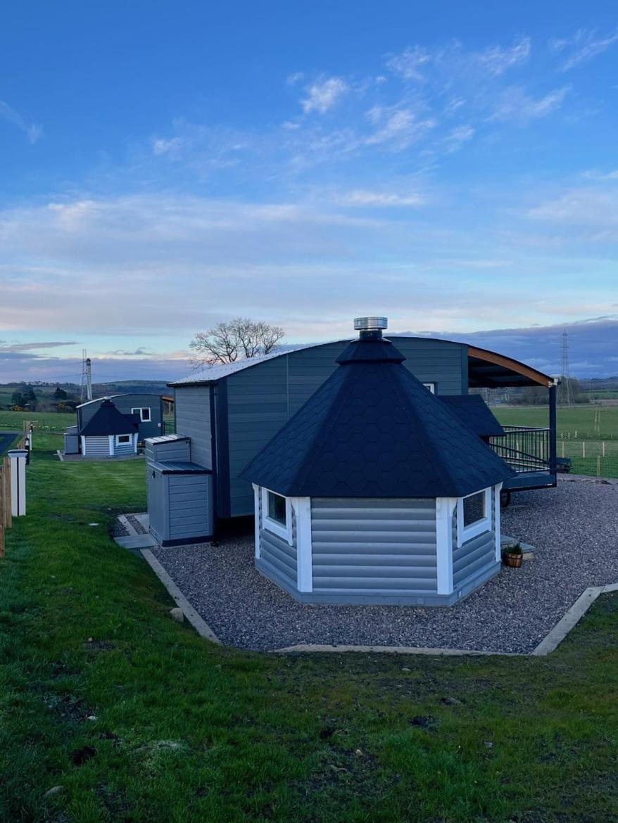 Capledrae Shepherds Huts * Cardenden